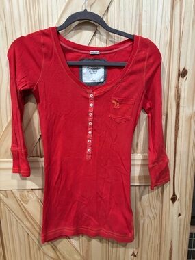 Abercrombie & Fitch Red Scoop Neck Henley 3/4 Sleeve Top